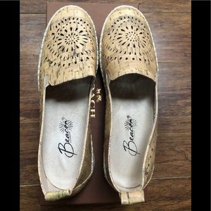 Beacon sample shoes